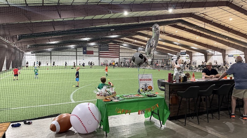 Community Fieldhouse Sports Bar and Grill photo 5