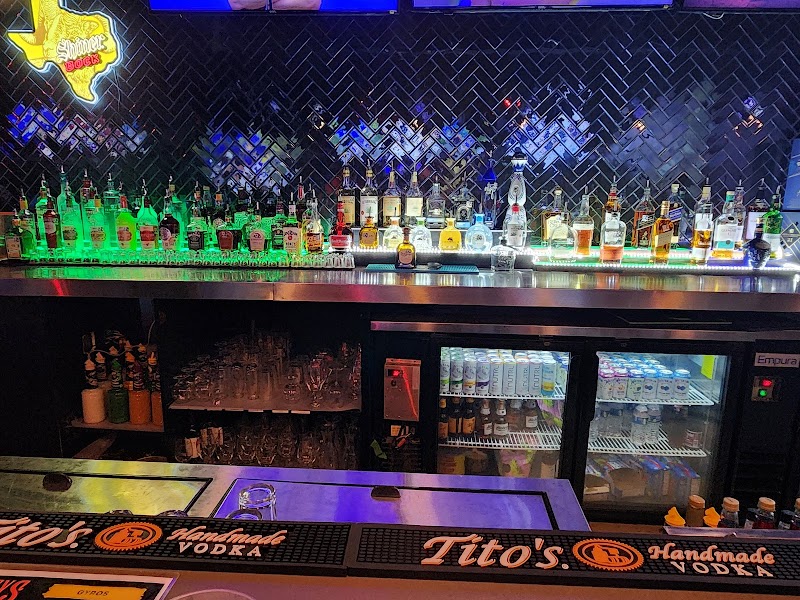 5 Monkeys SportsBar and Restaurant