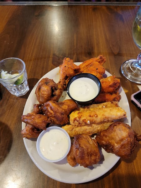 Cujo's Sports Bar & Grill photo 2