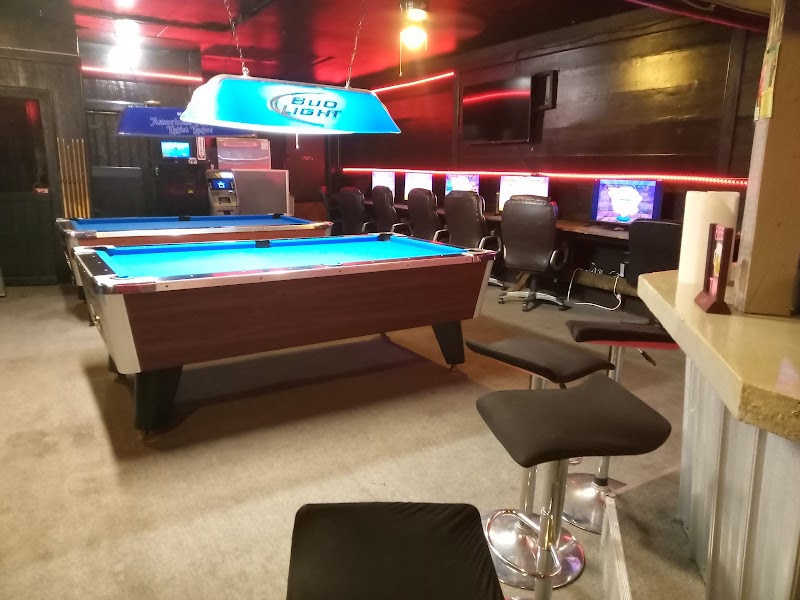 Cab 7 Sports Bar & Grill photo 4