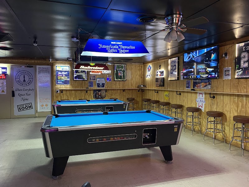 The Kings Court Sports Bar photo 4